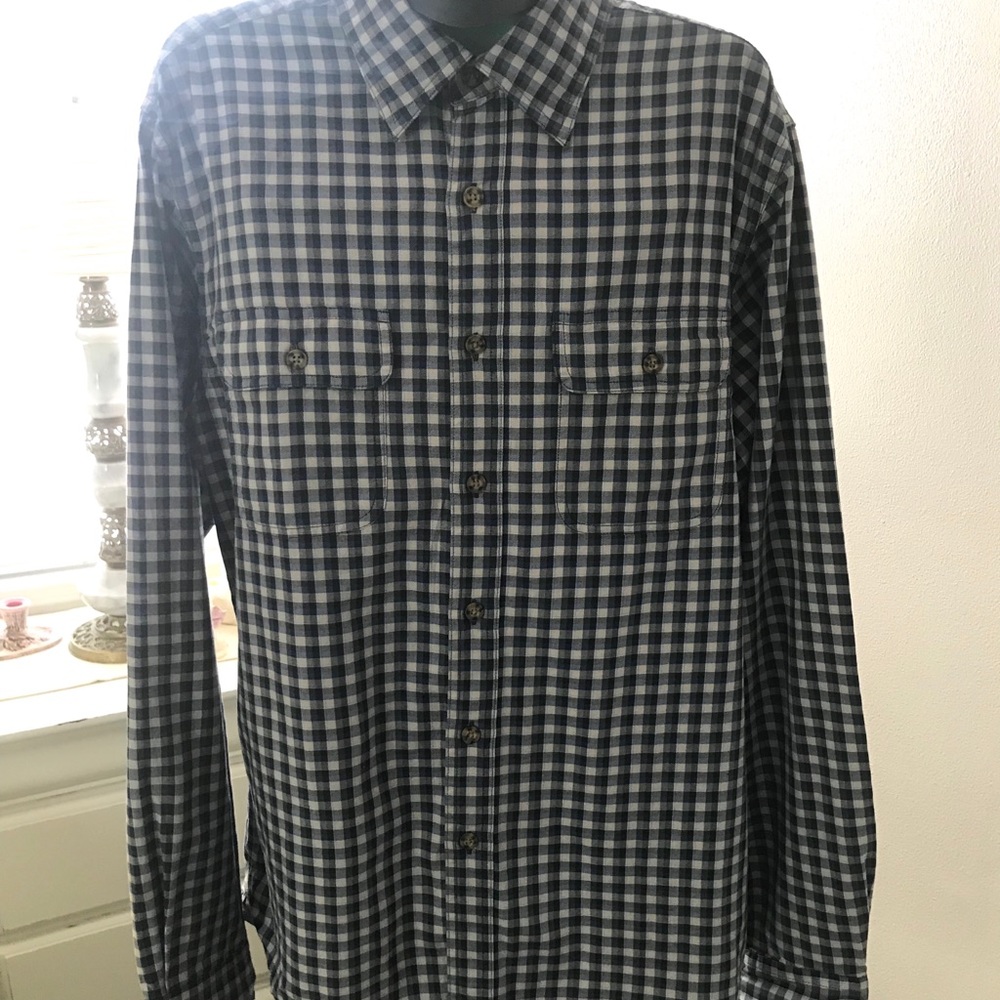 BOSTON TRADERS. Men’s Button Down Shirt. Size M/M